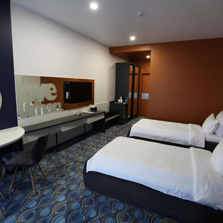 Lomo Hotel Umanʼ Exteriér fotografie