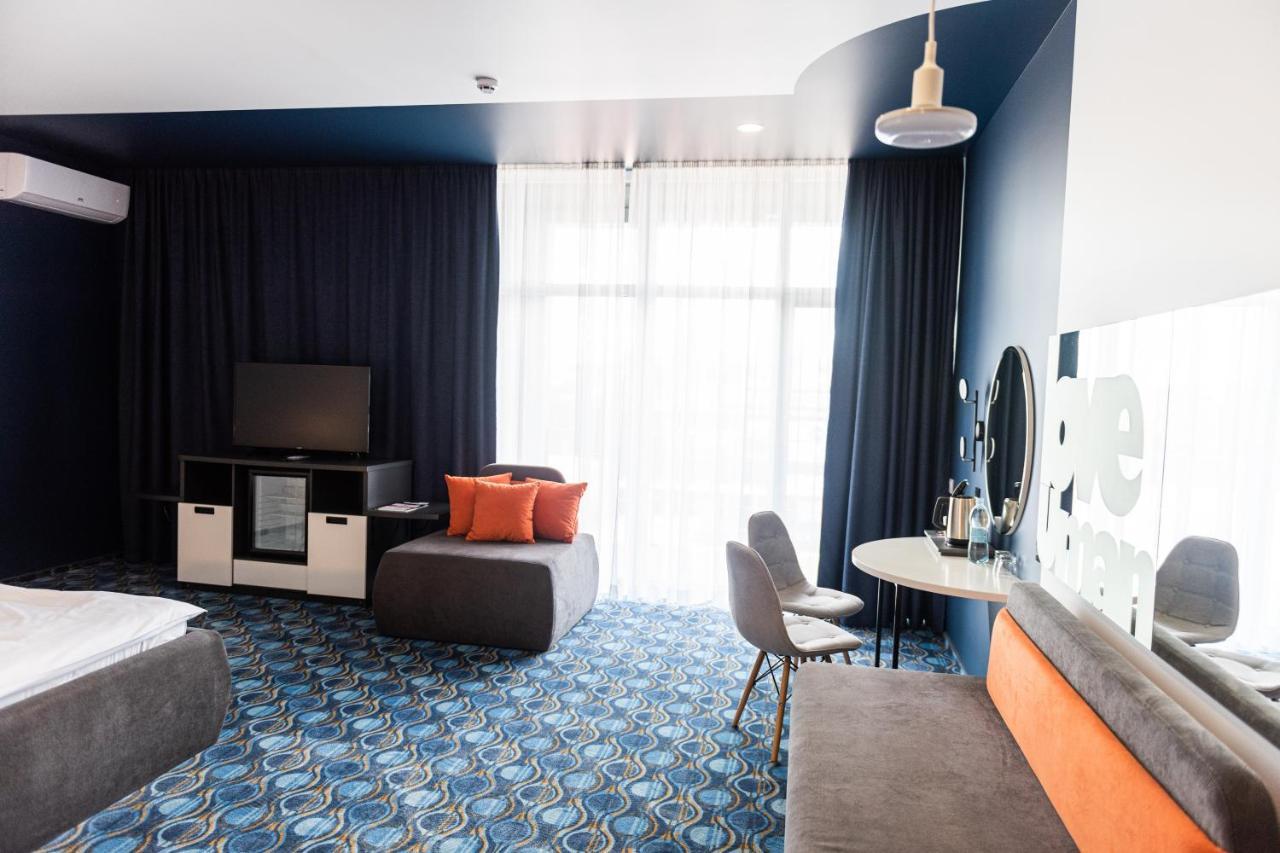 Lomo Hotel Umanʼ Exteriér fotografie