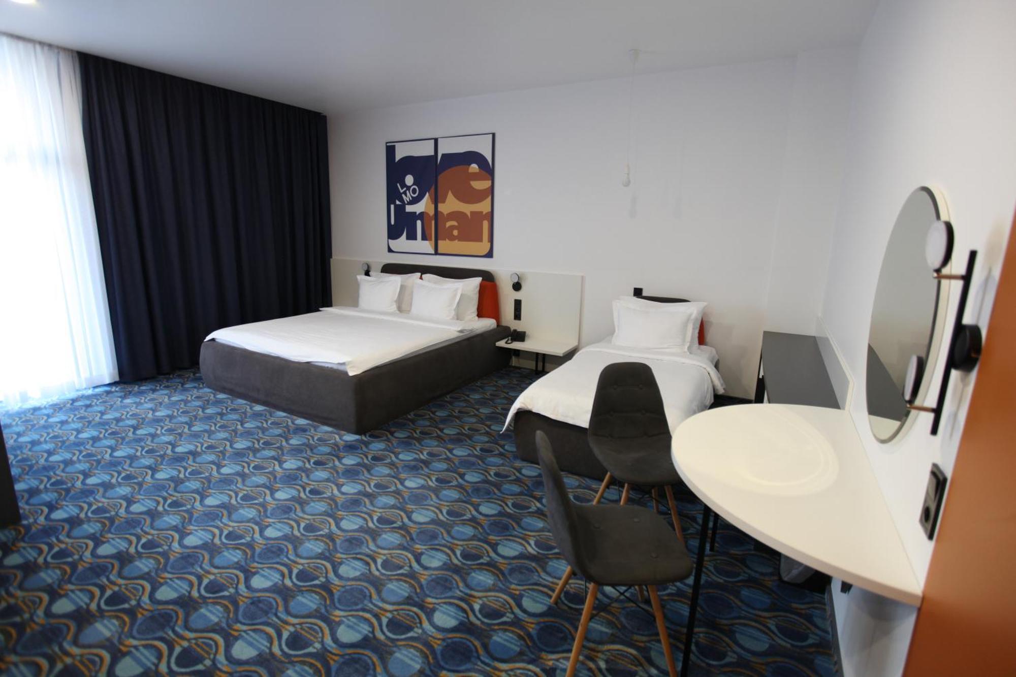 Lomo Hotel Umanʼ Exteriér fotografie